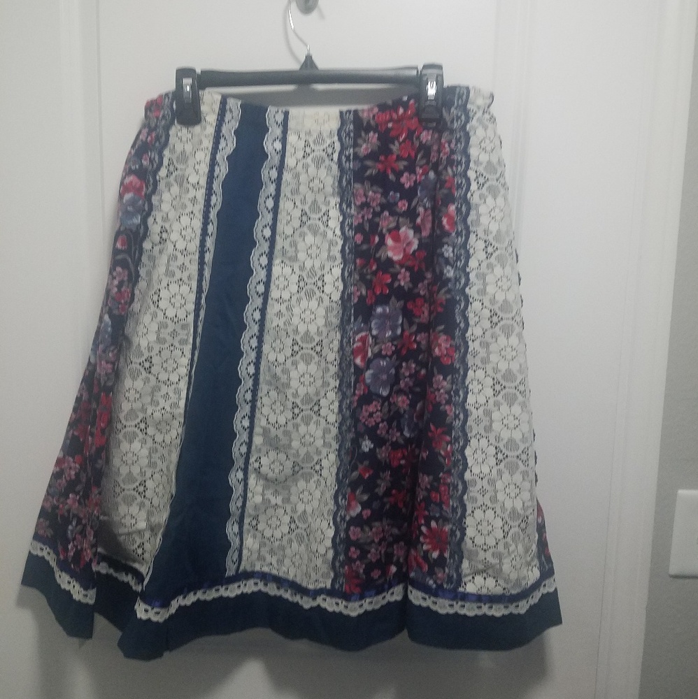 70's Vintage Floral Print and Lace Skirt